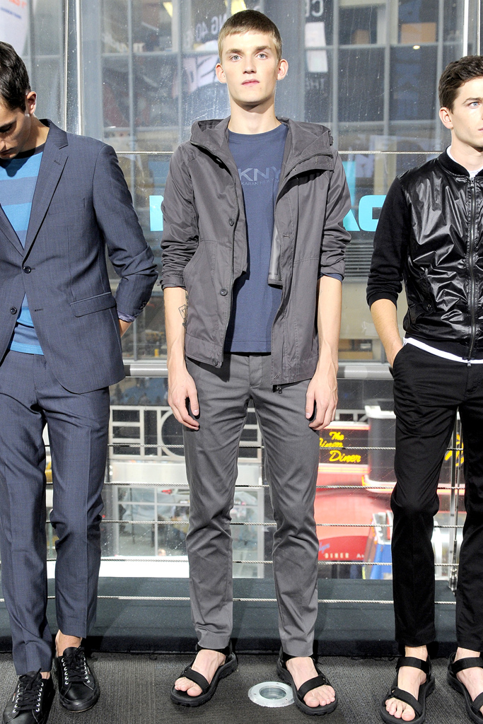 DKNY 2012ĳ¸DƬ