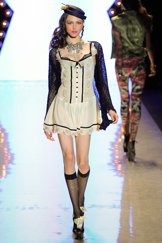 Betsey Johnson 2012DƬ
