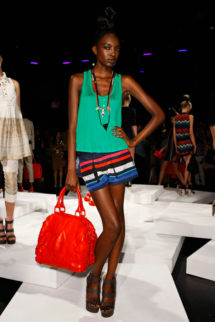 L.A.M.B 2012(chng)DƬ