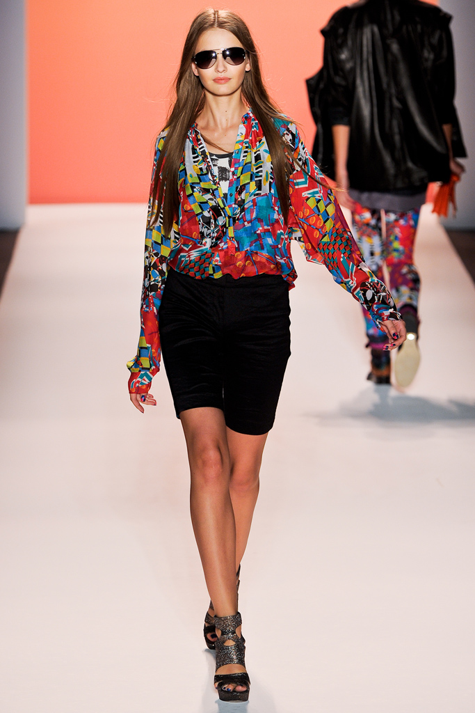 Nicole Miller 2012DƬ