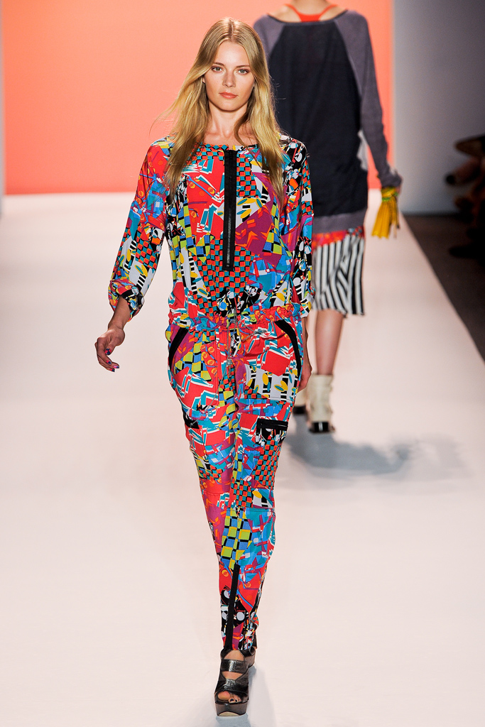 Nicole Miller 2012DƬ