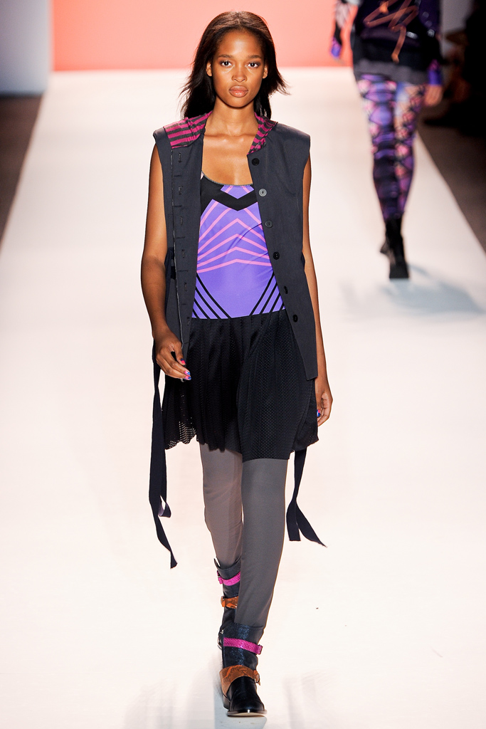 Nicole Miller 2012DƬ