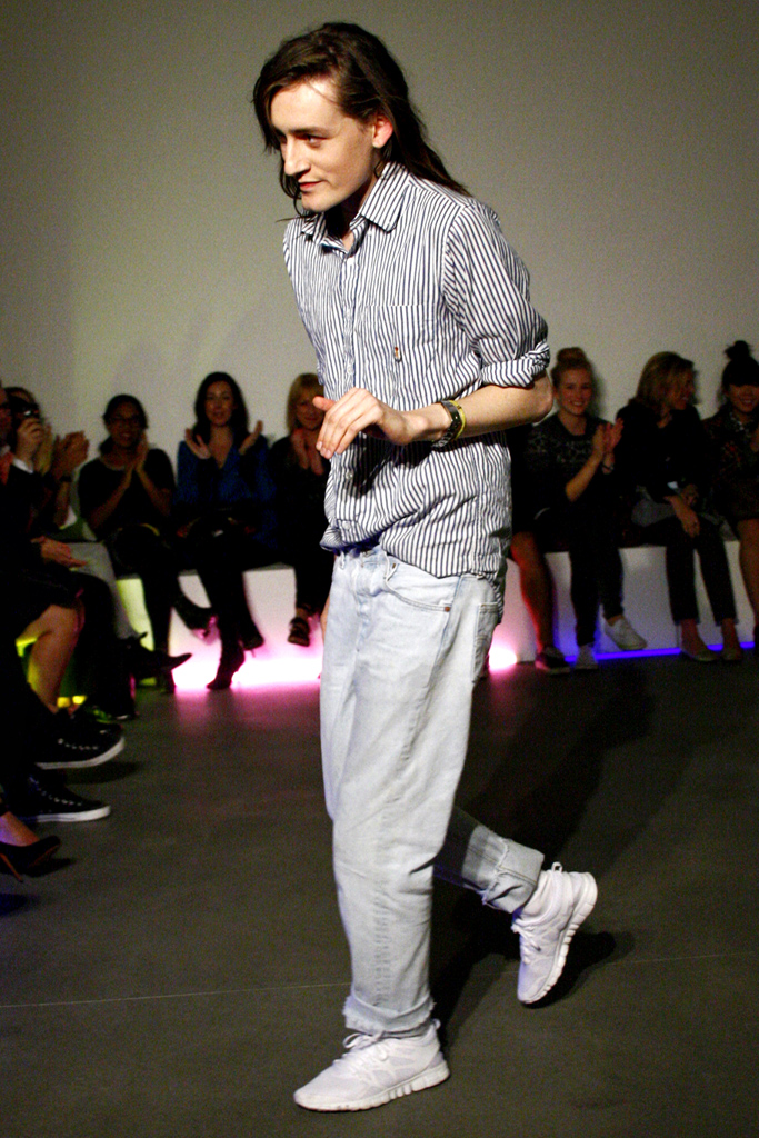 Thomas Tait 2012DƬ