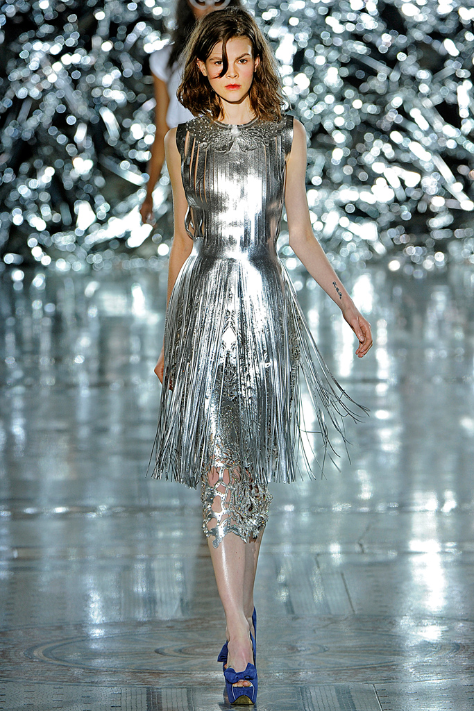 Giles 2012(chng)DƬ