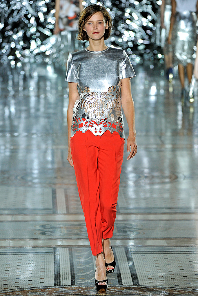 Giles 2012DƬ