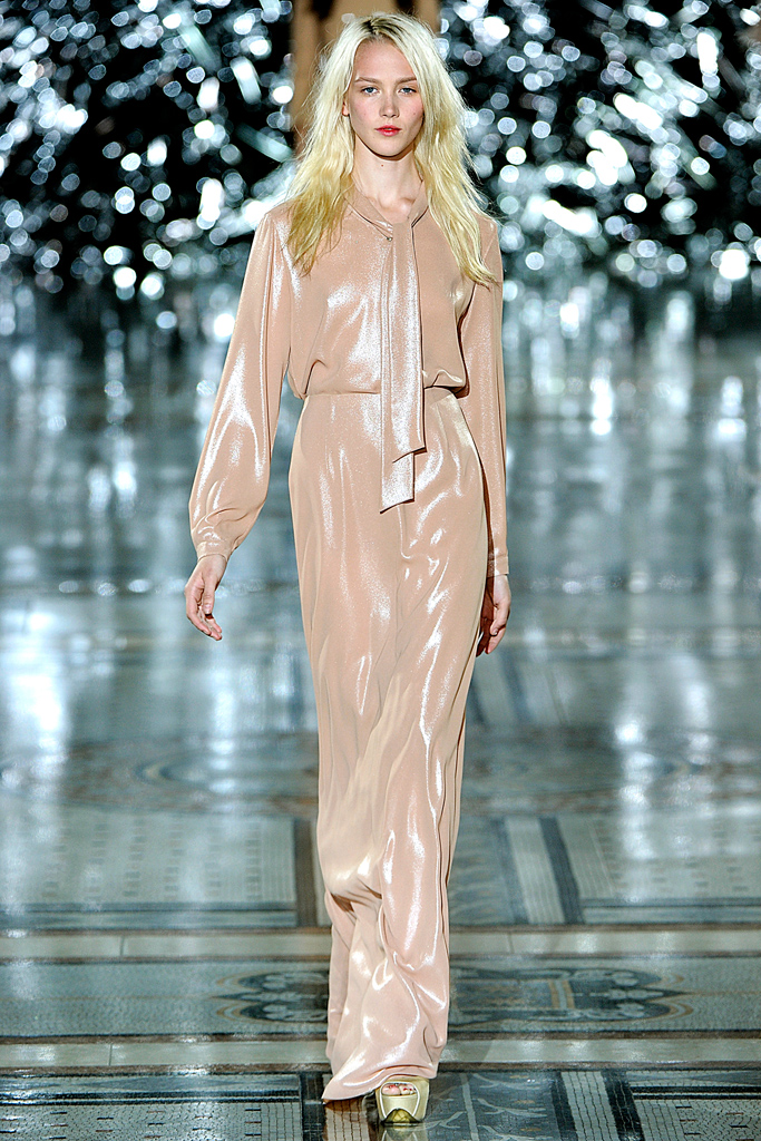 Giles 2012DƬ