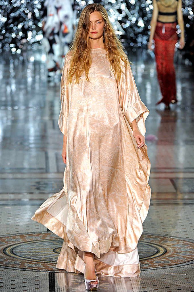Giles 2012DƬ