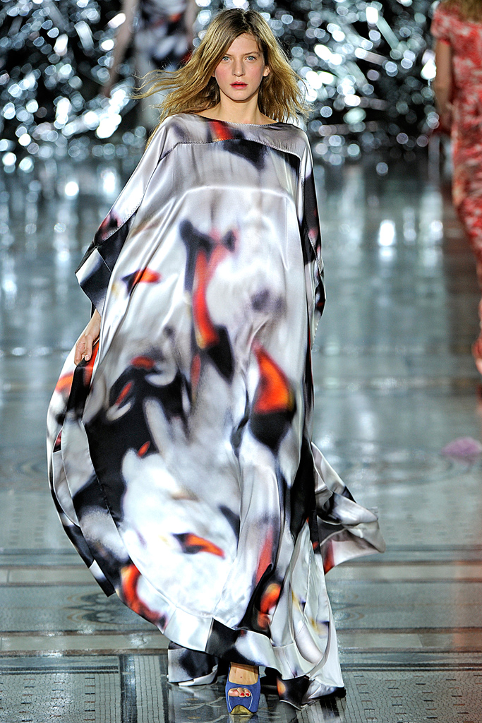Giles 2012DƬ
