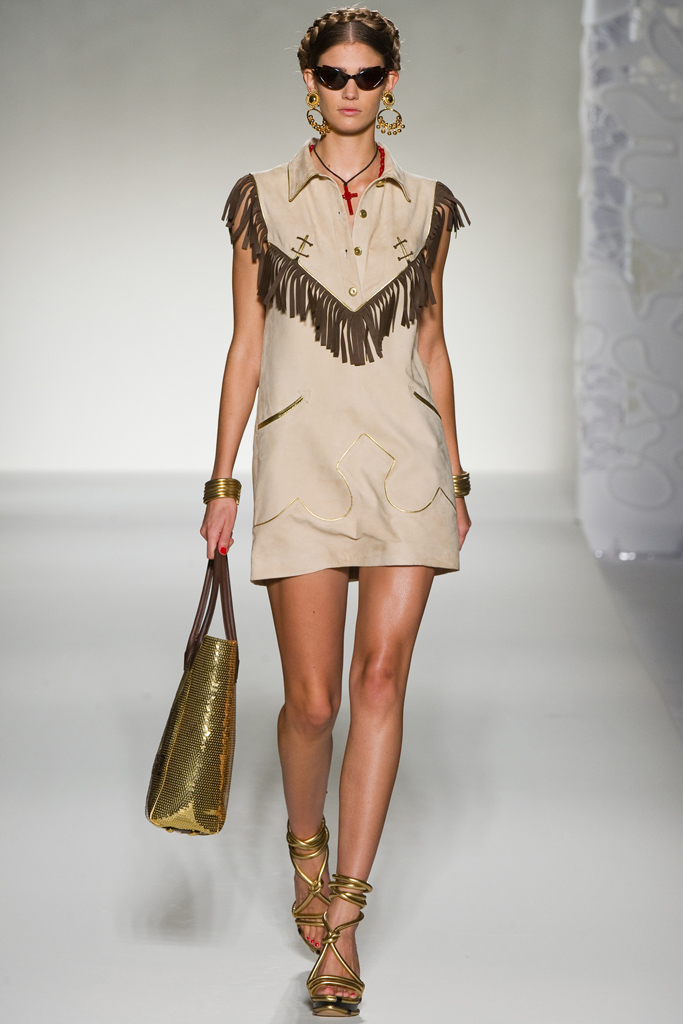 Moschino 2012DƬ