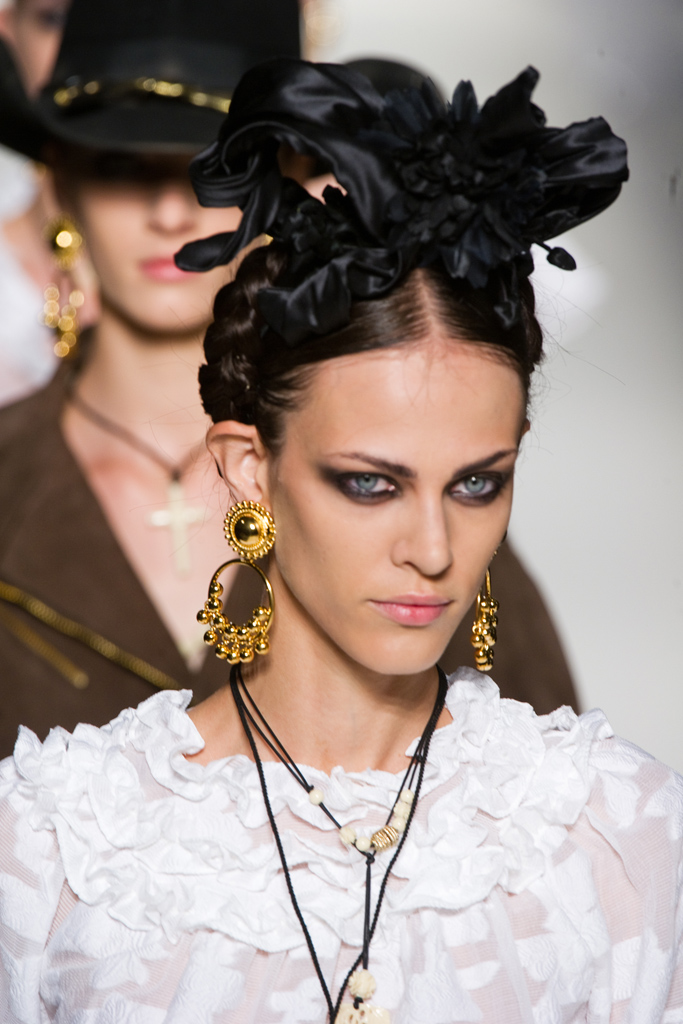 Moschino 2012DƬ