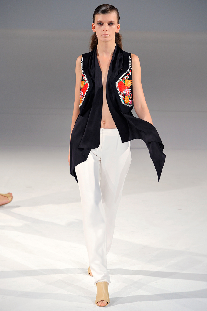 Chalayan 2012DƬ