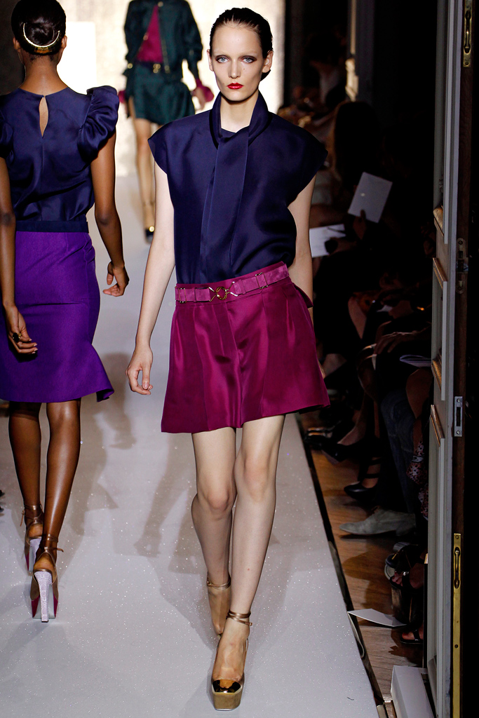 Yves Saint Laurent 2012DƬ