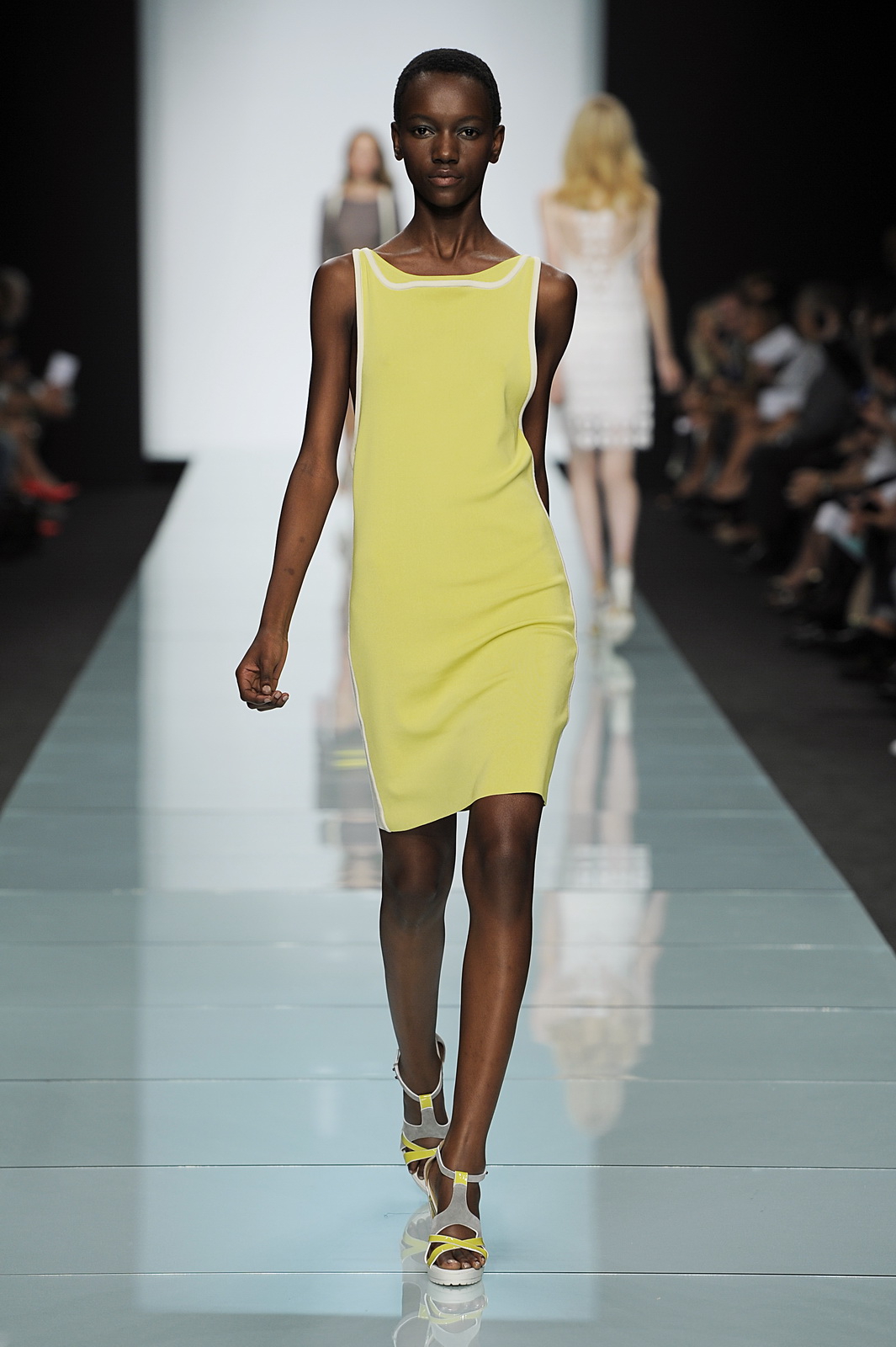 Anteprima 2012 DƬ