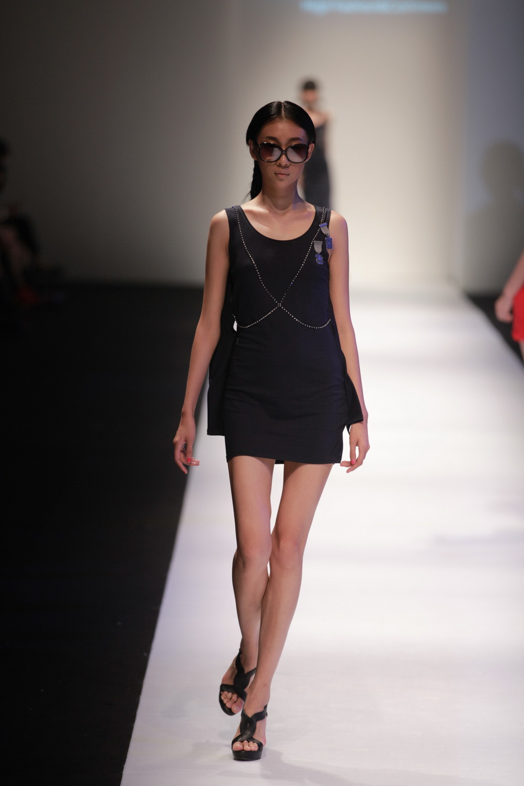 YOUNG DESIGNERSFOR XIU 2012 DƬ