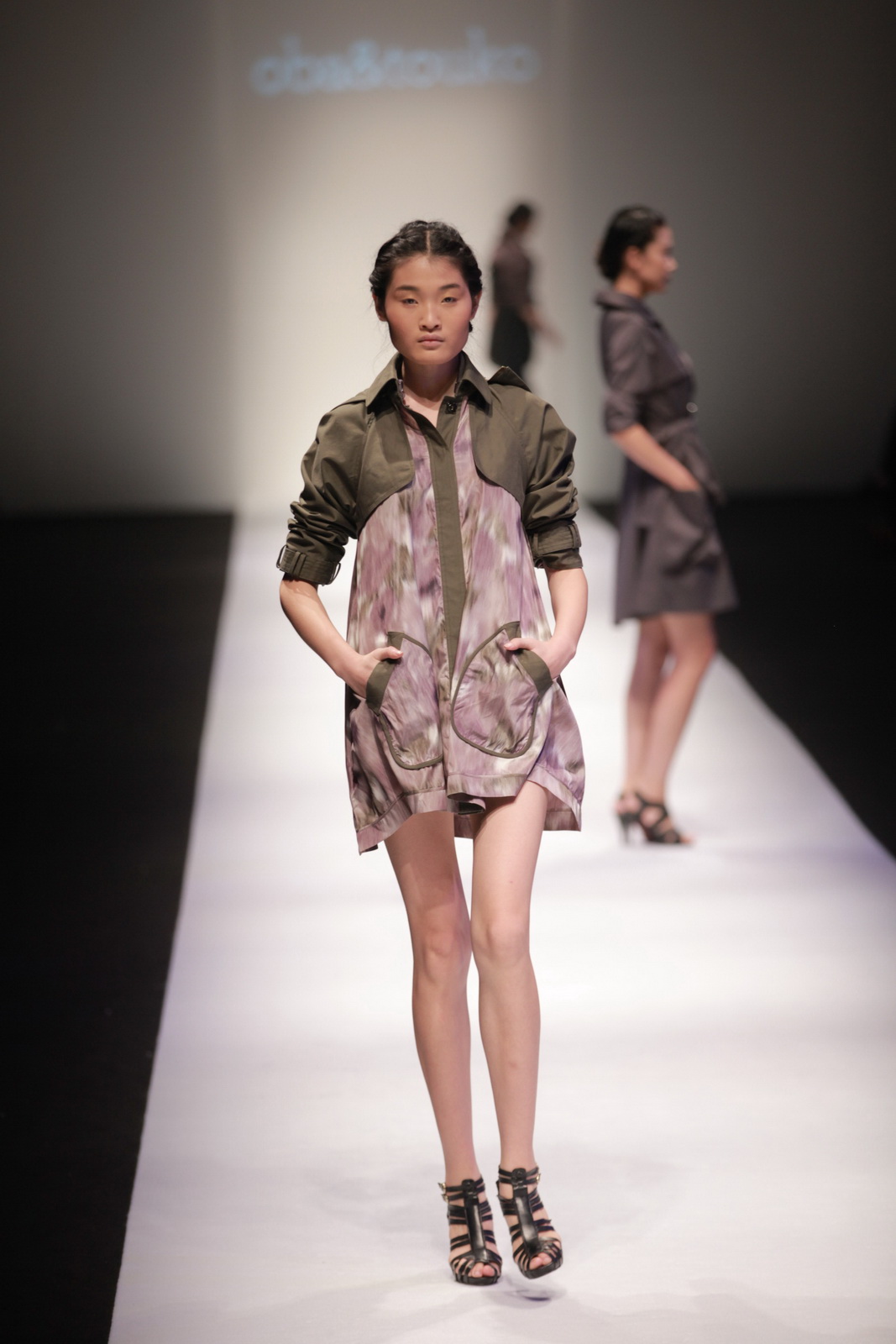 YOUNG DESIGNERSFOR XIU 2012 DƬ