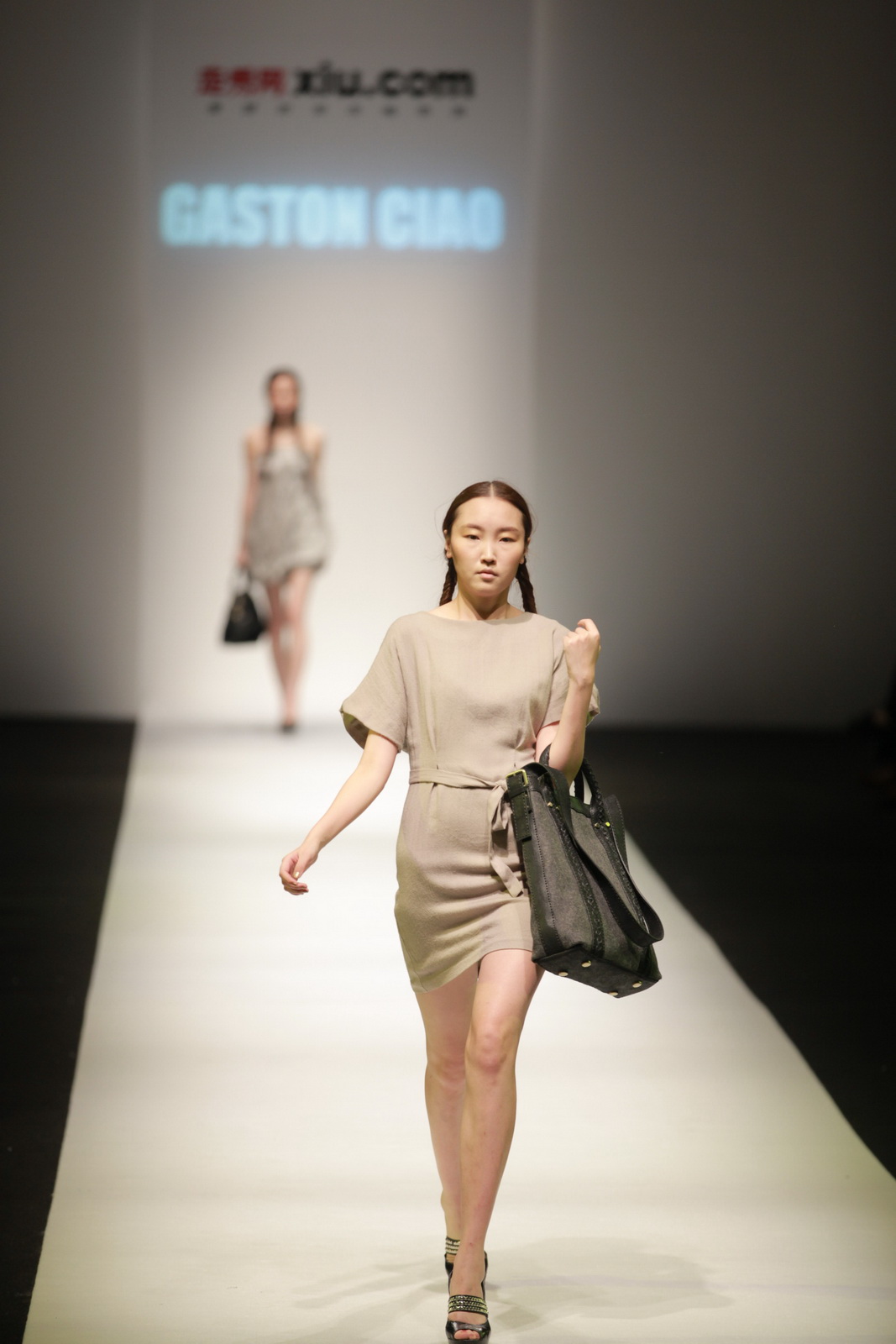YOUNG DESIGNERSFOR XIU 2012 DƬ
