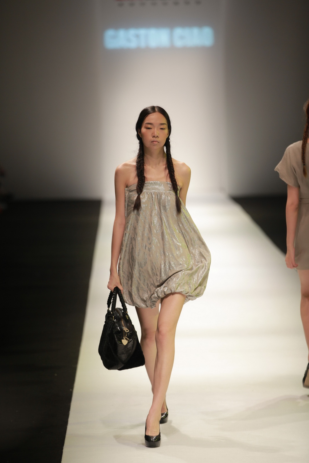 YOUNG DESIGNERSFOR XIU 2012 DƬ
