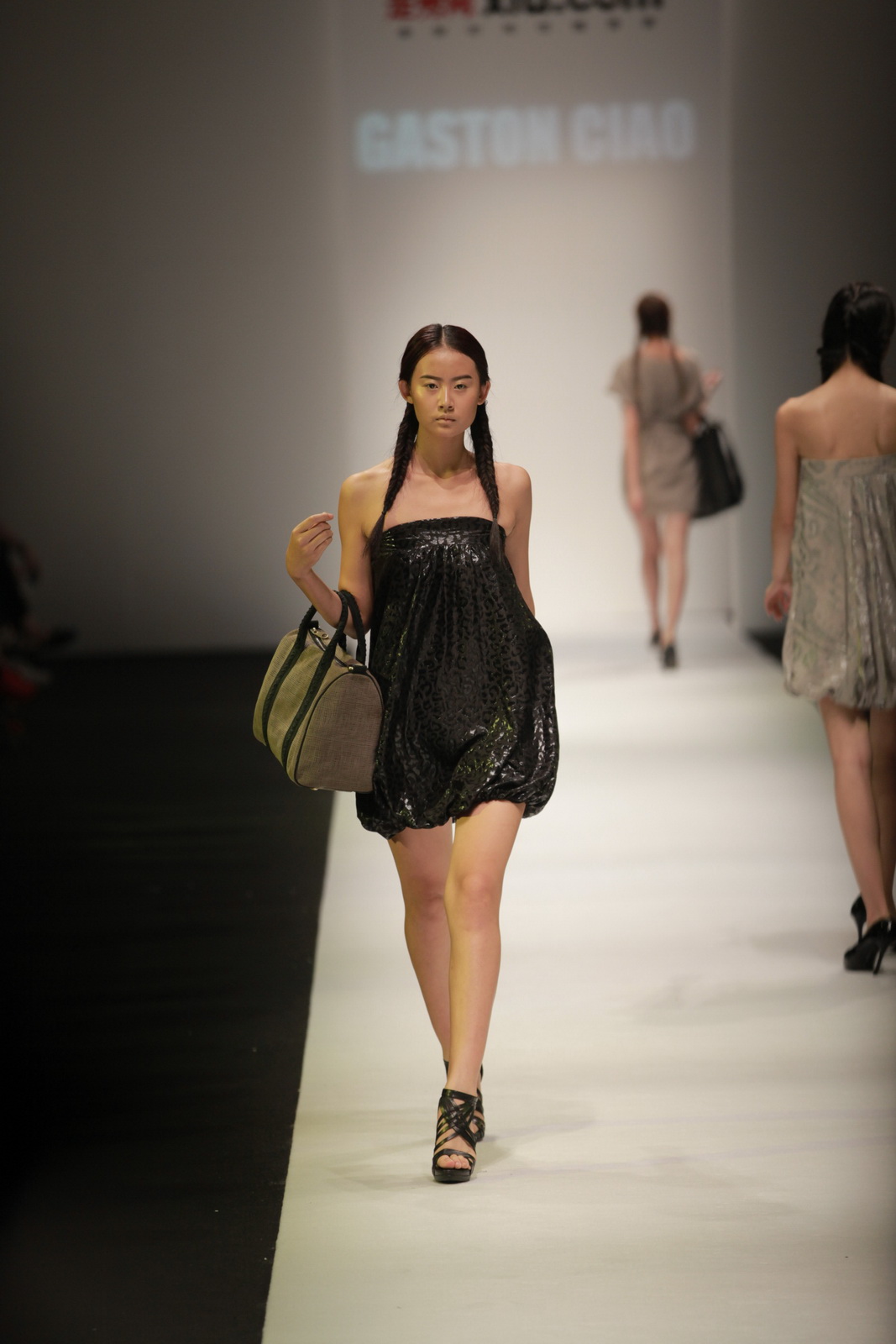 YOUNG DESIGNERSFOR XIU 2012 DƬ