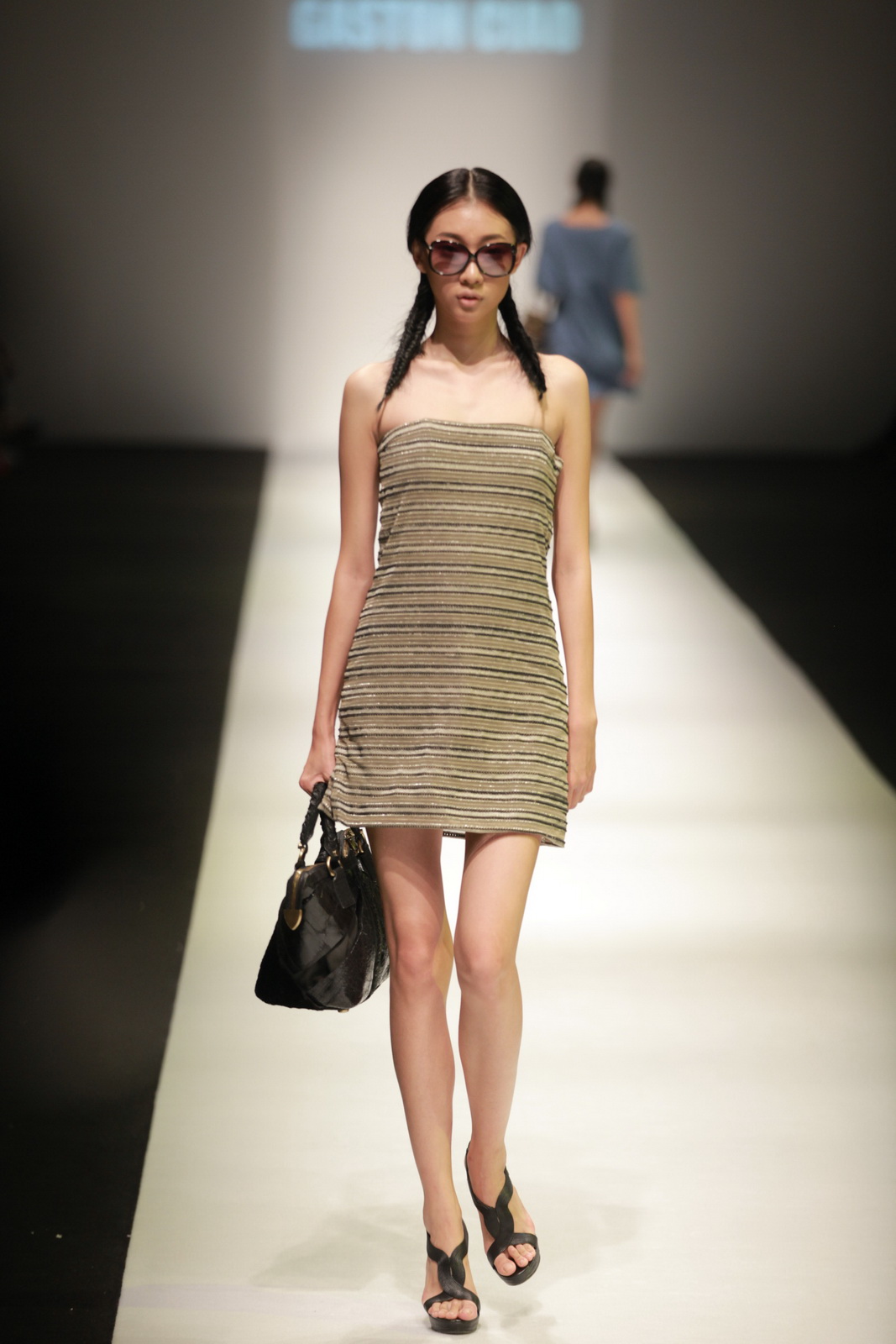 YOUNG DESIGNERSFOR XIU 2012 DƬ