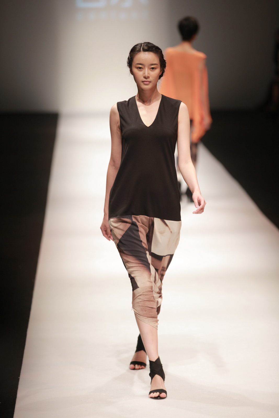 YOUNG DESIGNERSFOR XIU 2012 DƬ