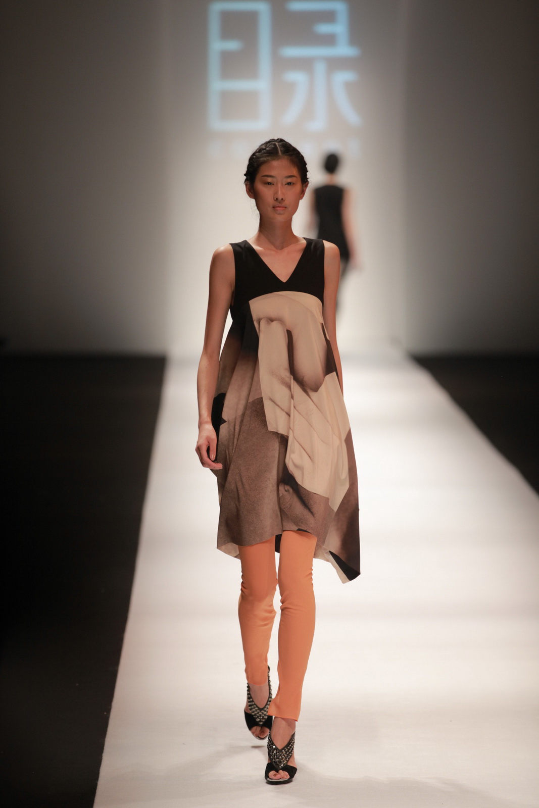 YOUNG DESIGNERSFOR XIU 2012 DƬ