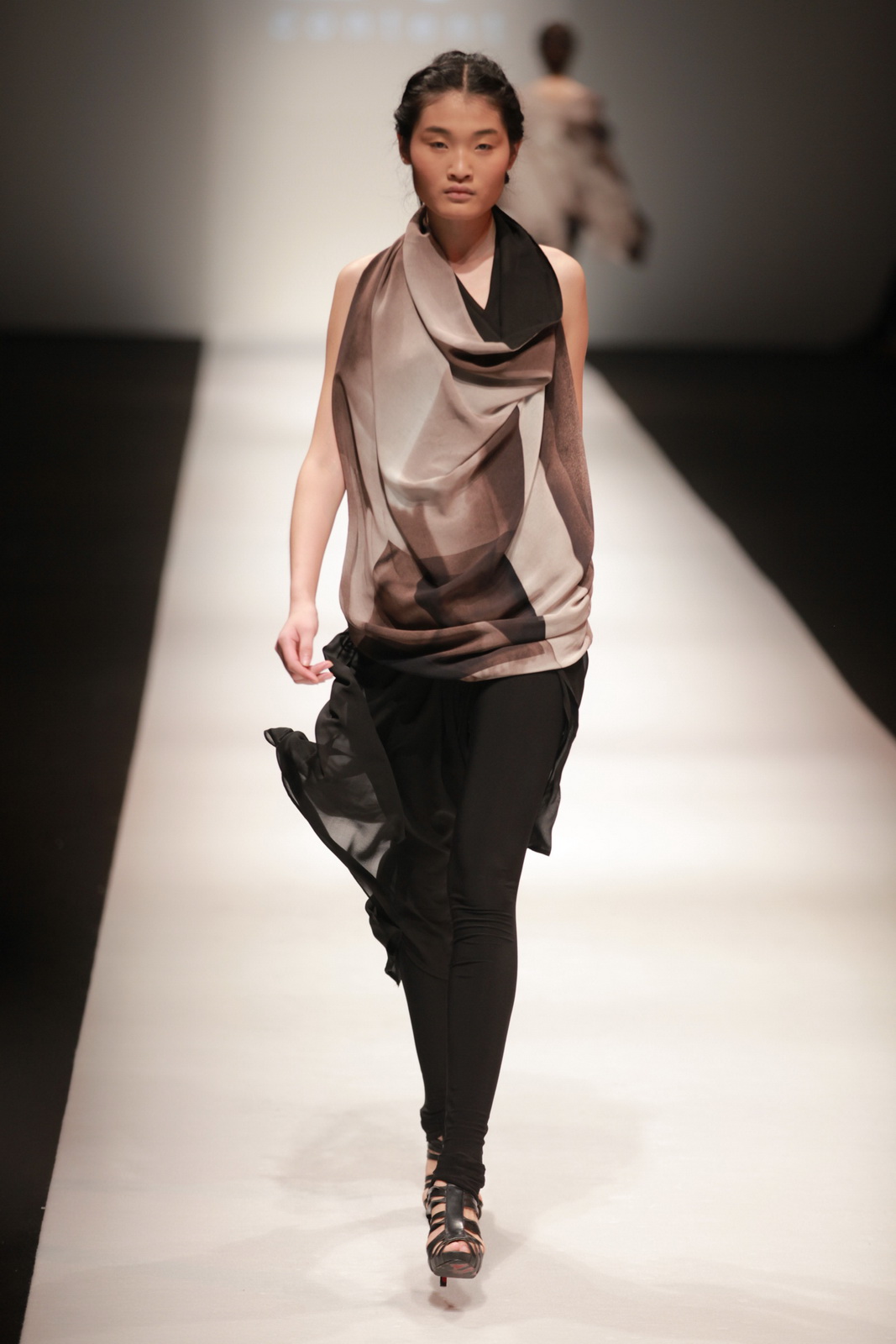 YOUNG DESIGNERSFOR XIU 2012 DƬ