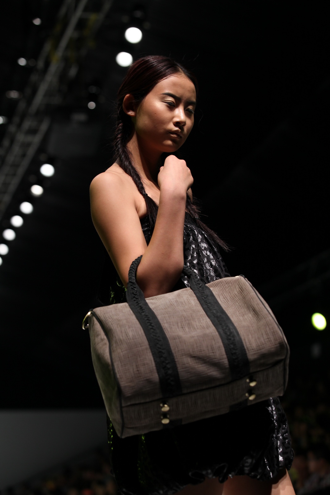 YOUNG DESIGNERSFOR XIU 2012 DƬ