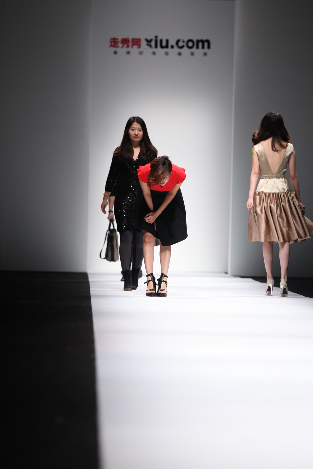 YOUNG DESIGNERSFOR XIU 2012 DƬ