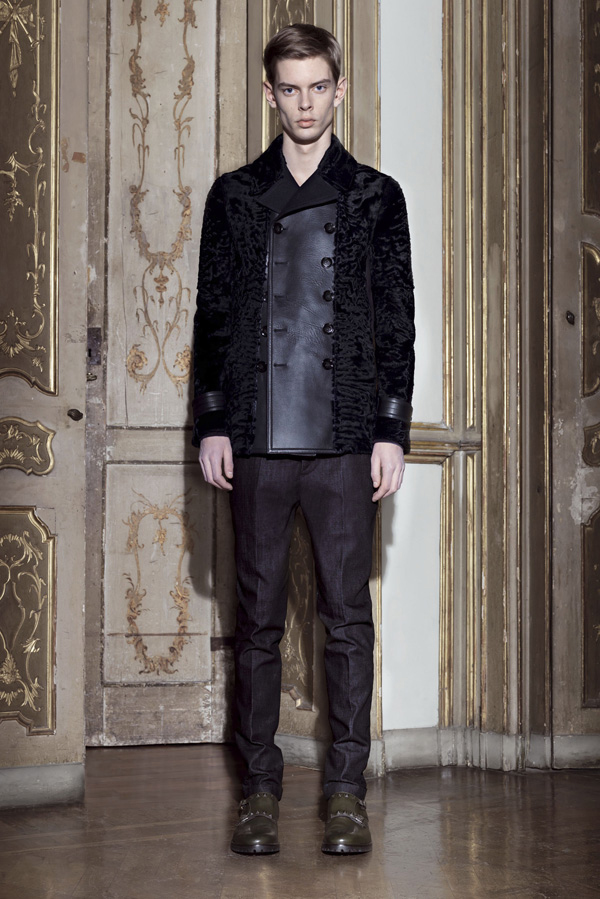 Valentino 2011ﶬbLookbookDƬ