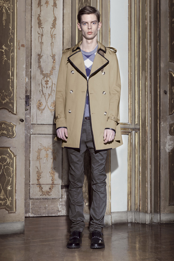 Valentino 2011ﶬbLookbookDƬ
