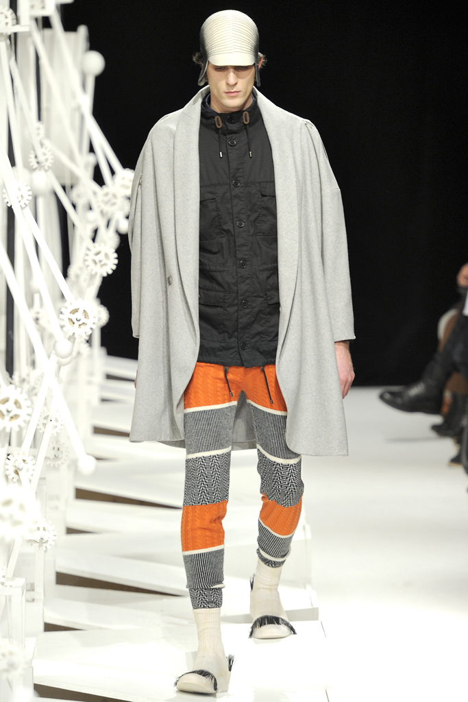 Henrik Vibskov 2012ﶬbDƬ