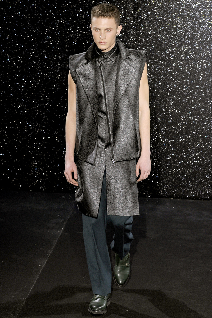 Mugler 2012ﶬbDƬ