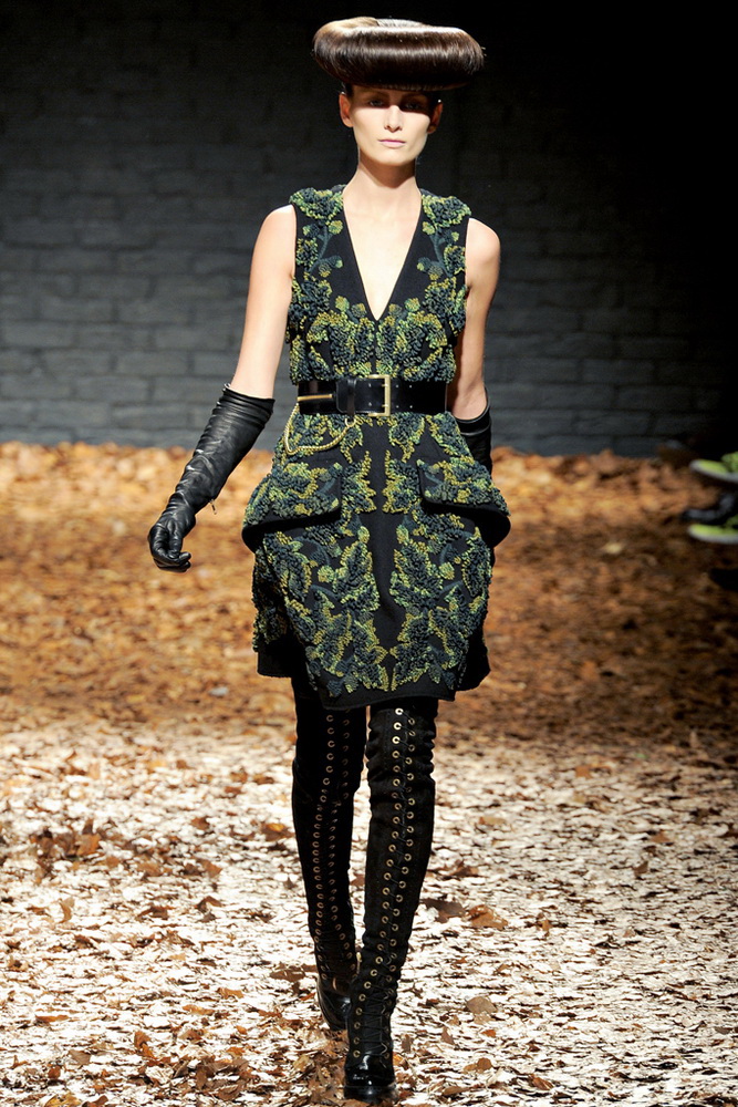 McQ 2012ﶬ¸DƬ