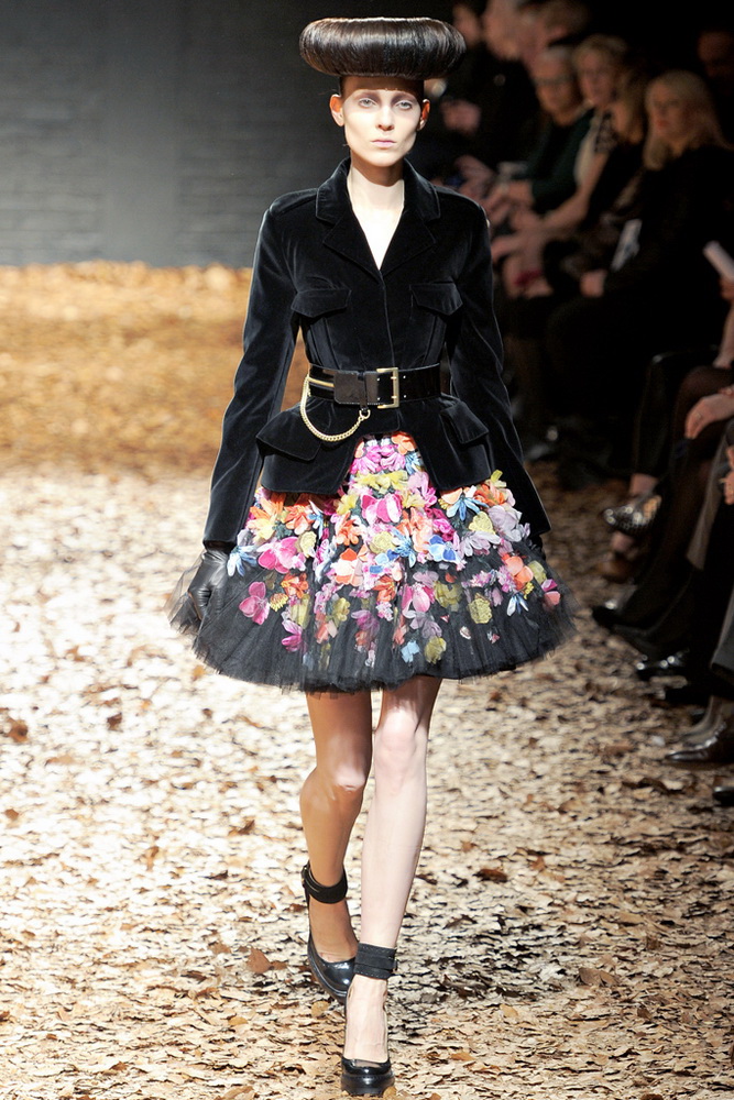 McQ 2012ﶬ¸DƬ