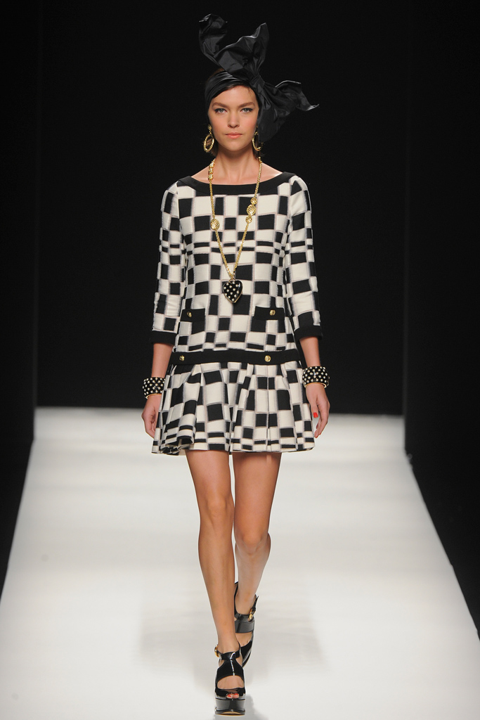 Moschino 2012ﶬ¸DƬ