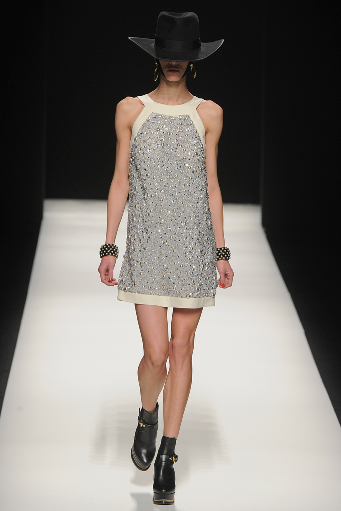 Moschino 2012ﶬ¸DƬ