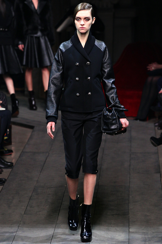Loewe 2012ﶬϵиDƬ
