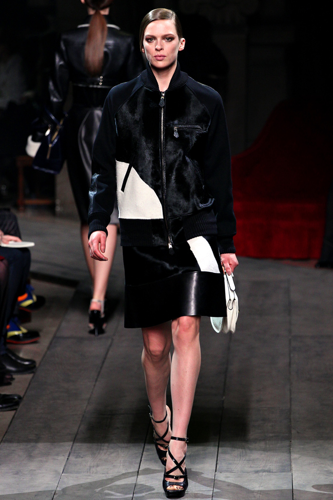 Loewe 2012ﶬϵиDƬ