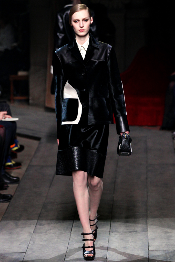 Loewe 2012ﶬϵиDƬ