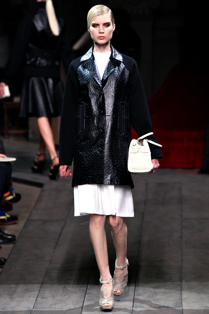 Loewe 2012ﶬϵиDƬ
