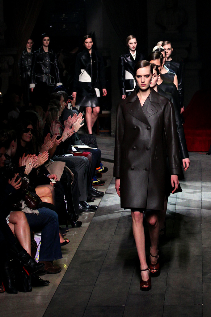Loewe 2012ﶬϵиDƬ