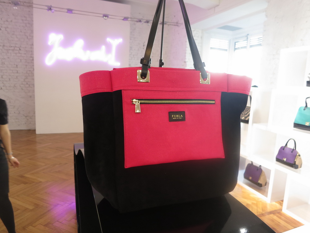 Furla ReseeDƬ