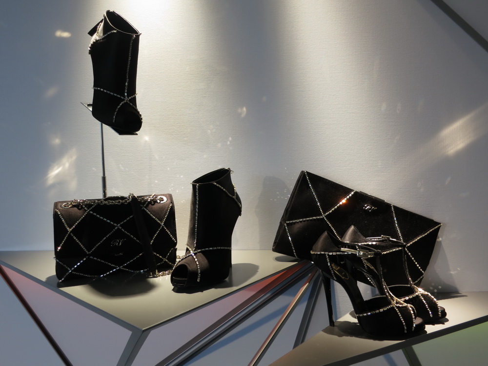Roger Vivier ReseeDƬ