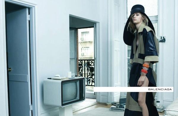Balenciaga 2012ŮbϵЏV DƬ