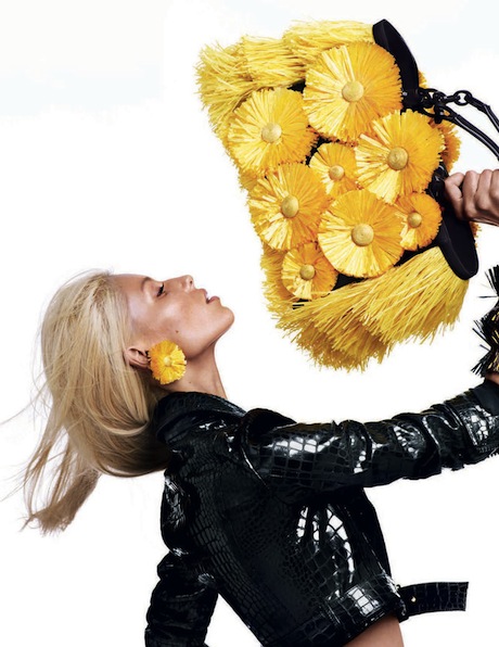Blumarine 2012ŮbϵЏV DƬ