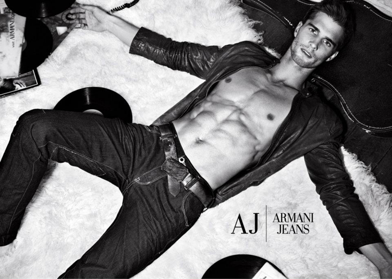 Emporio Armani Underwear & Armani Jeans V DƬ