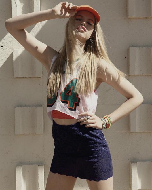 LF Stores 2012V DƬ
