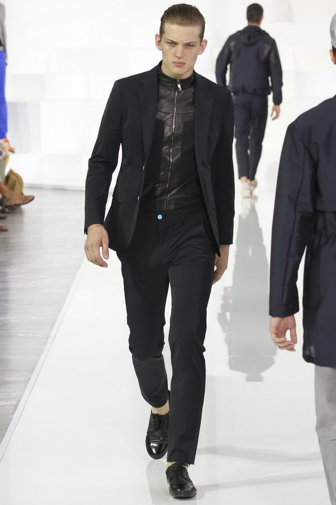 Dirk Bikkemberg 13bDƬ