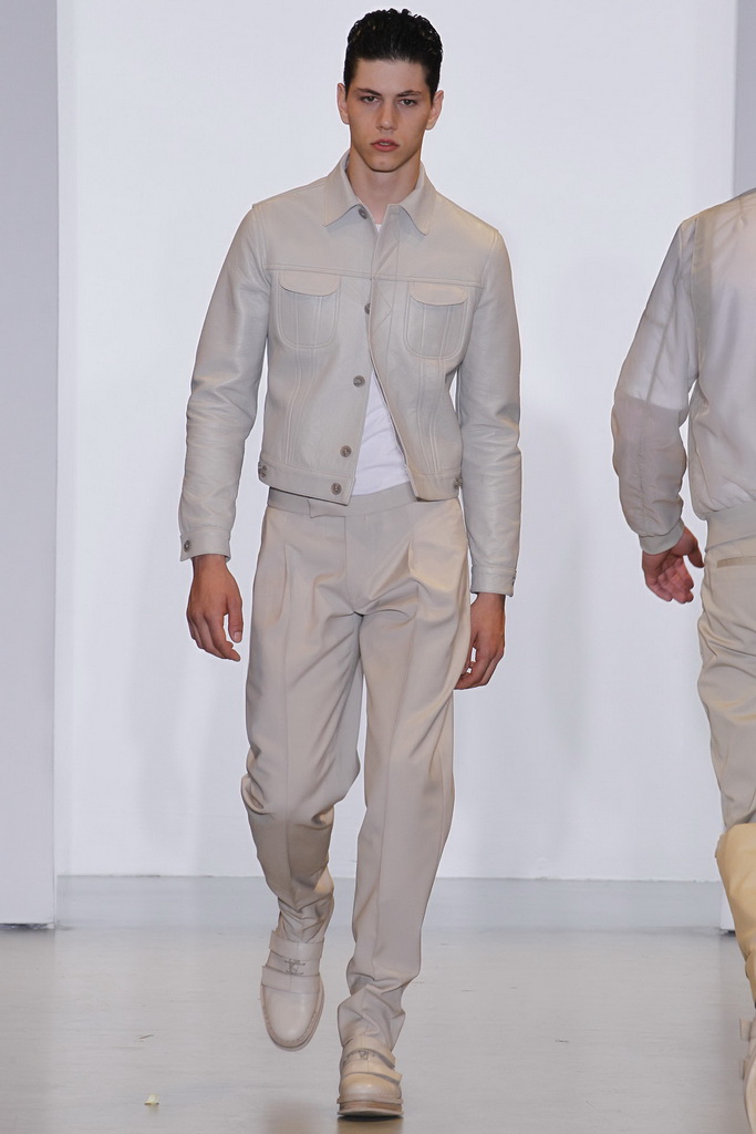 Calvin Klein 13bDƬ