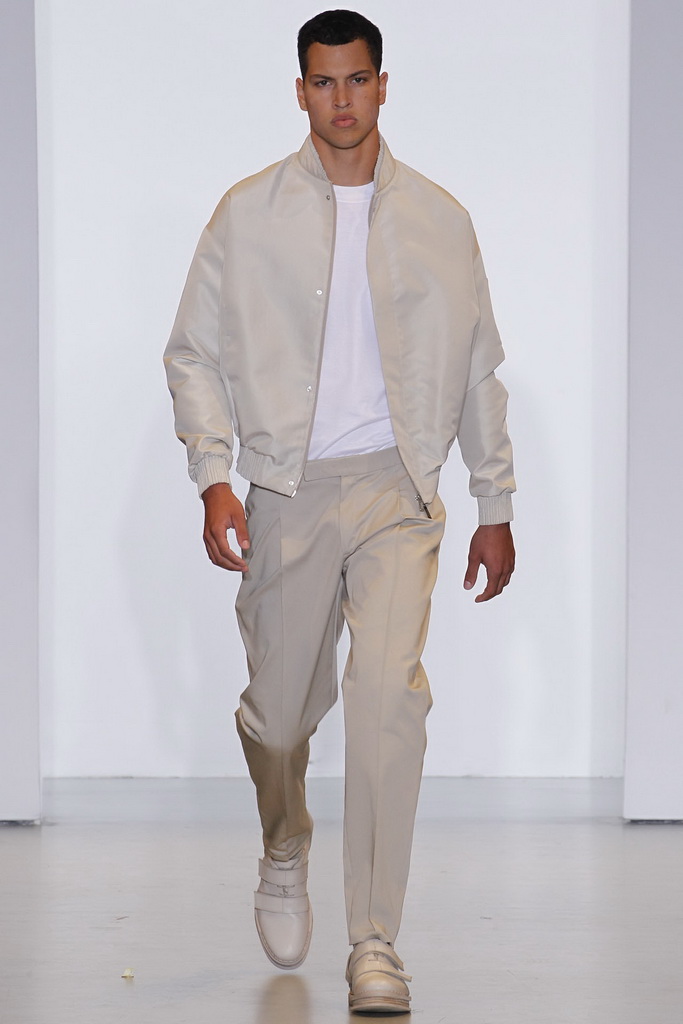 Calvin Klein 13bDƬ